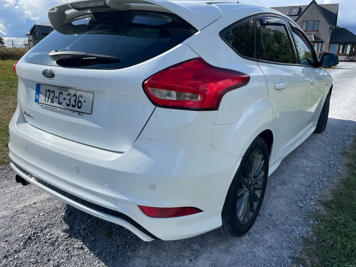 2017 Ford Focus ST line *full Ford Service history - Image 2
