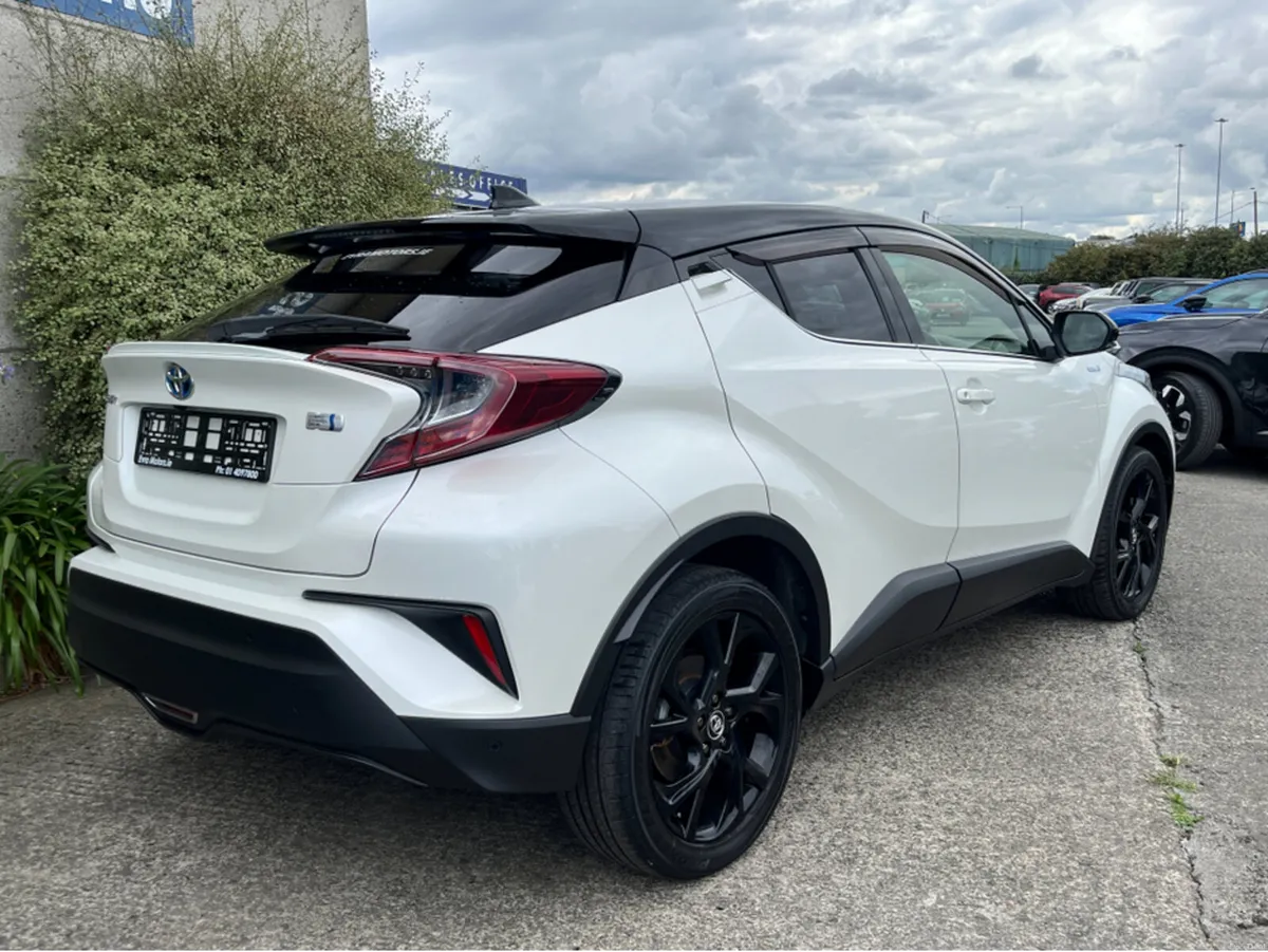 Toyota C-HR SOL NERO AUTOMATIC HYBRID 1.8 PETROL / - Image 4