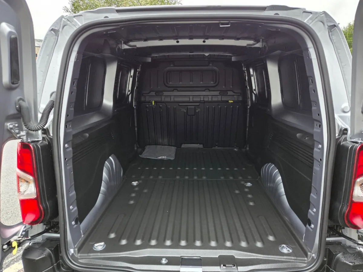Citroen Berlingo LX PLUS BLUEHDI 100 LWB 1.0T (PRI - Image 6
