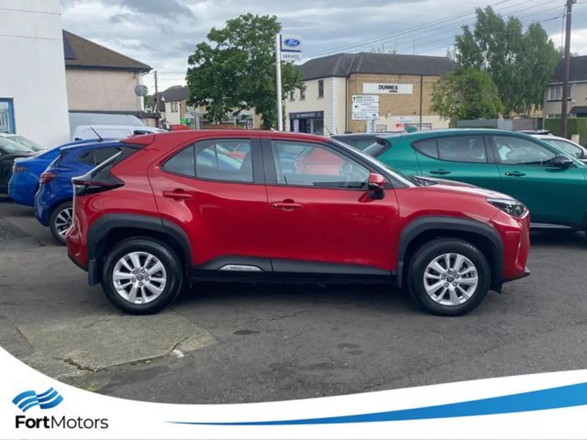 Toyota Yaris Yaris Cross , Luna , 33350KMs , 1 Own - Image 4