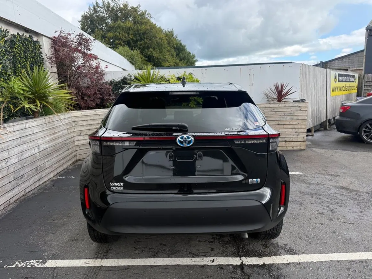 Toyota Yaris Cross 1.5 HYBRID / SOL TOP SPEC / LOW - Image 5