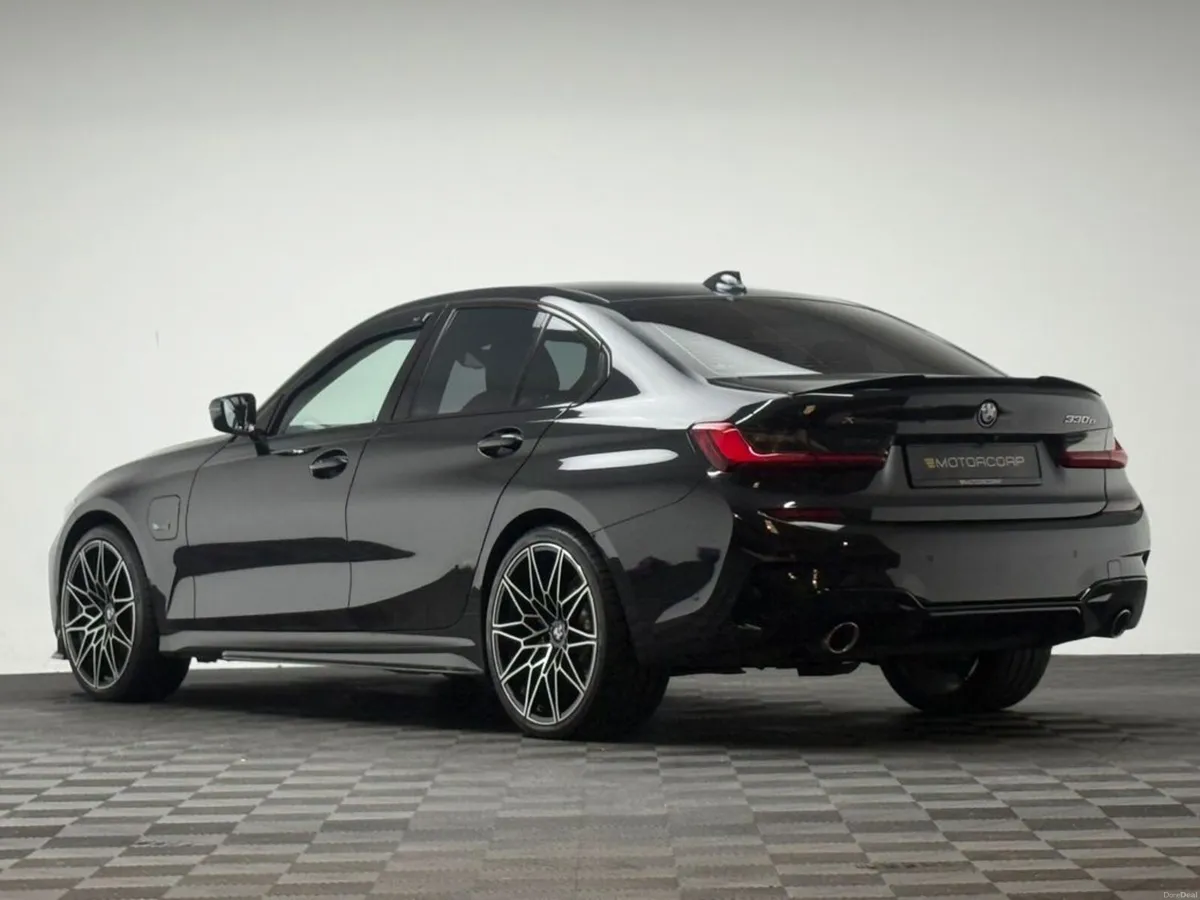 BMW 3-Series 330E M SPORT XDRIVE - Image 5