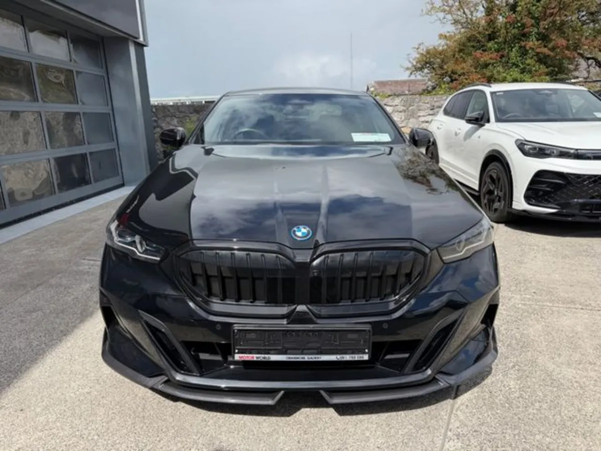 BMW 5-Series 530E M SPORT PRO - Image 6