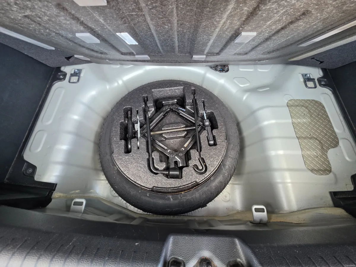 142 Hyundai i10 1 Liter - Image 6