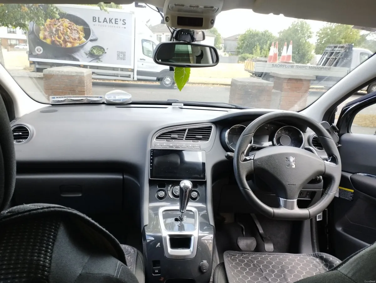 Peugeot 5008 2011 - Image 5