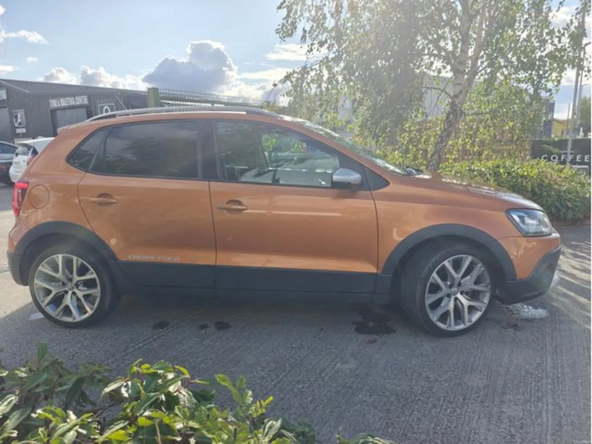 Volkswagen Polo (THE TALL) CROSS POLO - Image 5