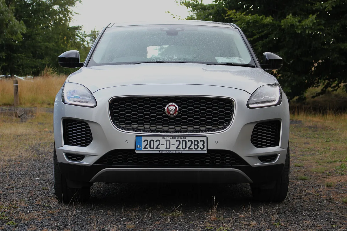 Jaguar E-Pace Chequered Flag Edition/AUTO/TOP SPEC - Image 5