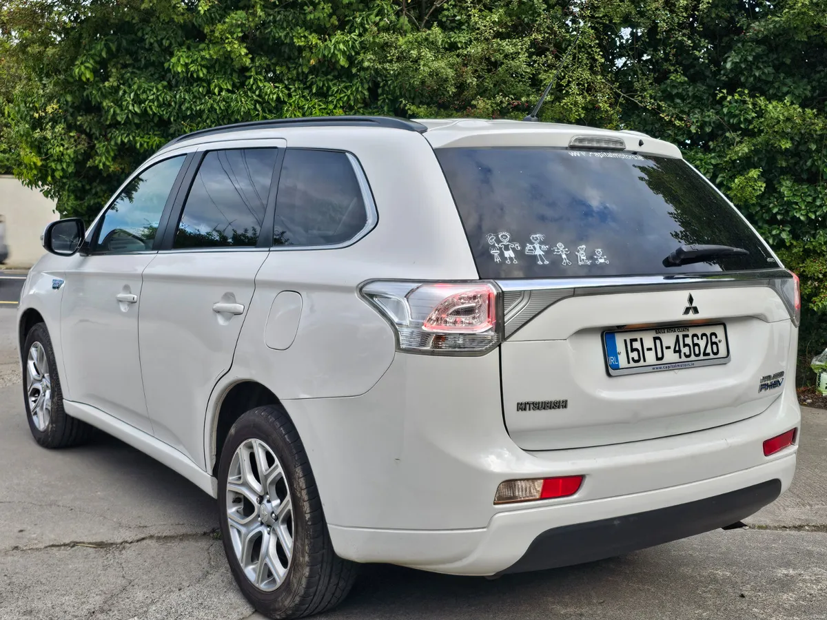 Mitsubishi Outlander 2015 .hybrid.  automatic€6999 - Image 6