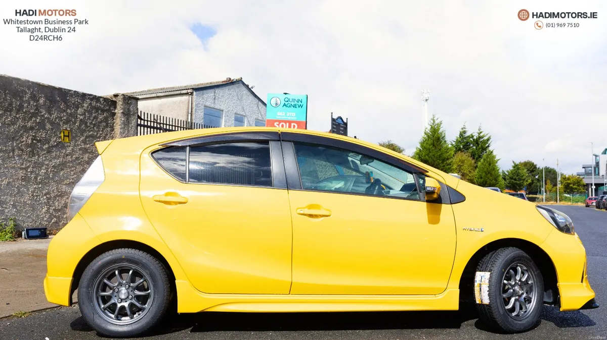 TOYOTA AQUA 2014 YELLOW HYBRID - Image 5