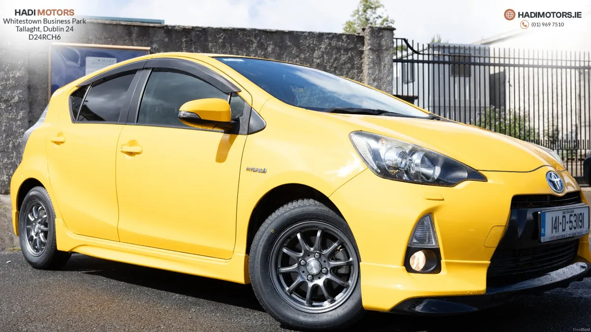 TOYOTA AQUA 2014 YELLOW HYBRID - Image 2