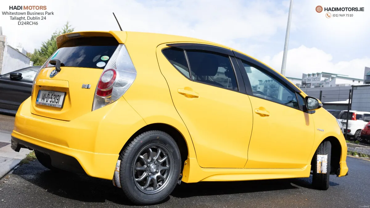 TOYOTA AQUA 2014 YELLOW HYBRID - Image 6