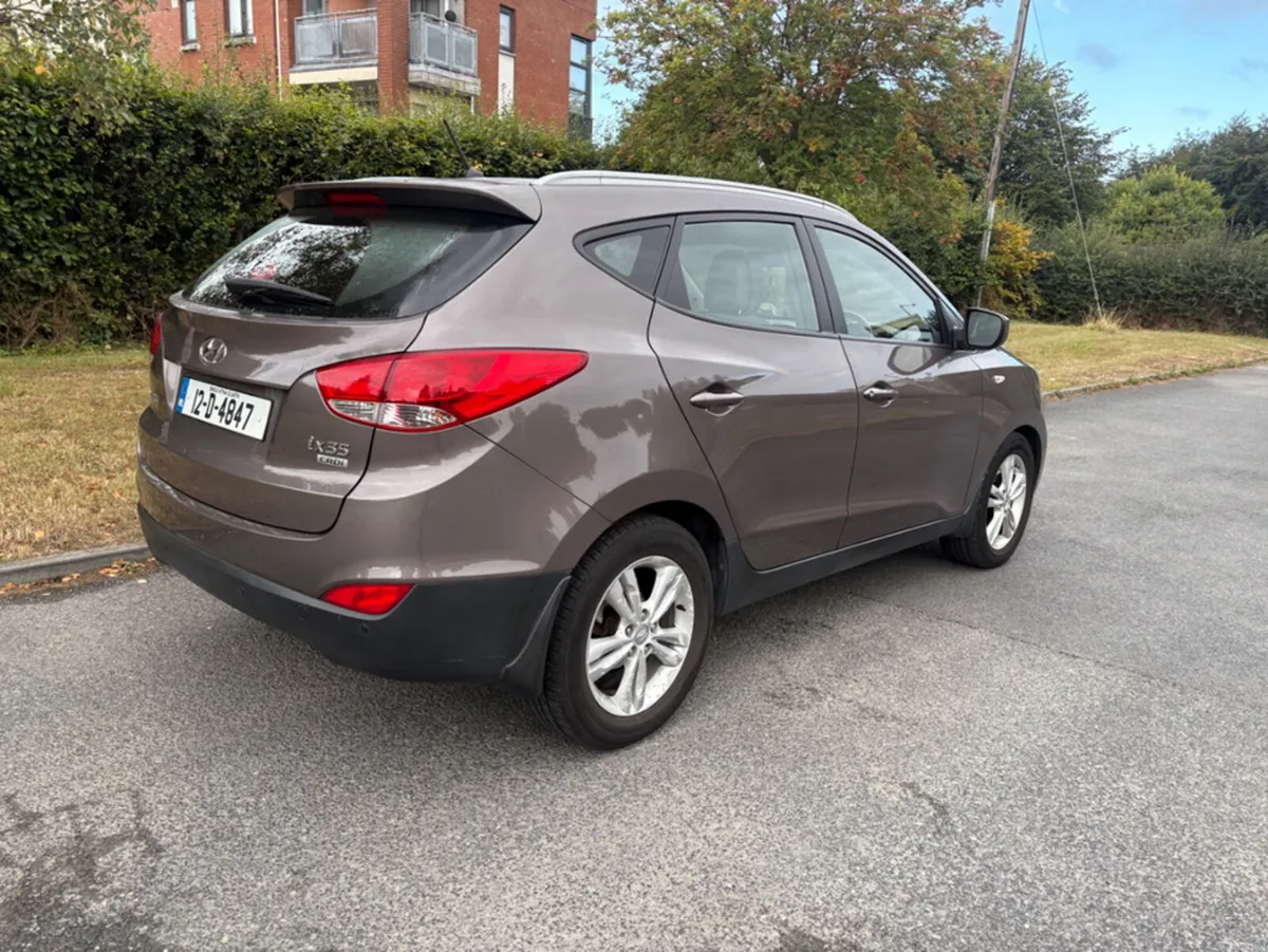 Hyundai ix35 1.7 5DR - Image 3