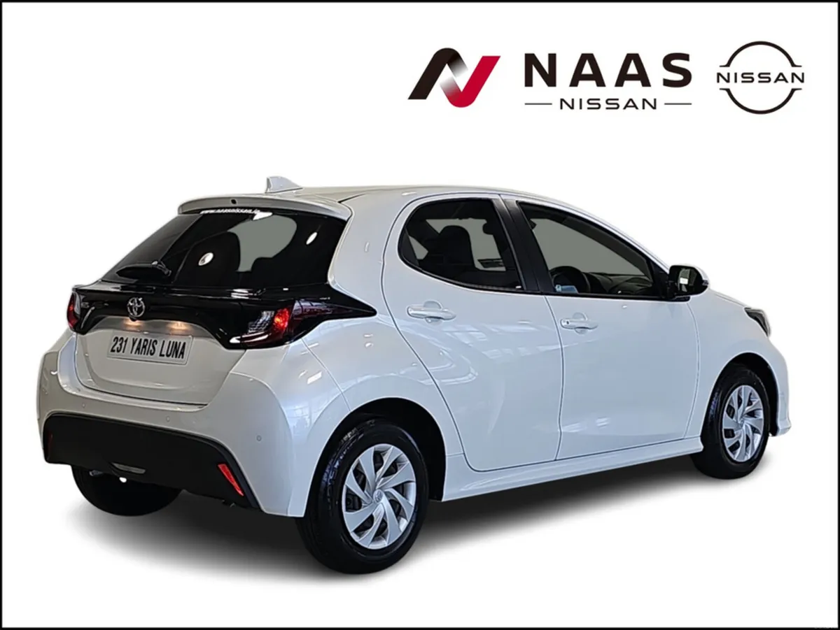 Toyota Yaris 1.0 LUNA - Image 4