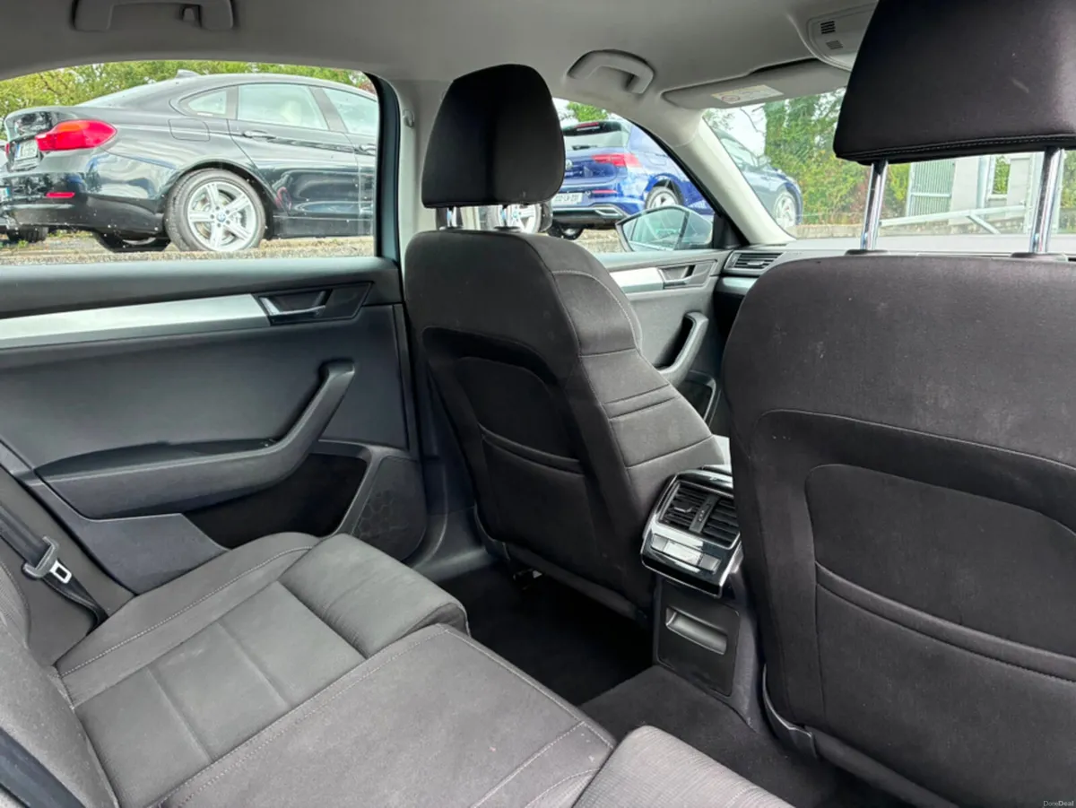 Skoda Superb AMBITION 1.6 TDI 120BHP DSG 4DR - Image 6
