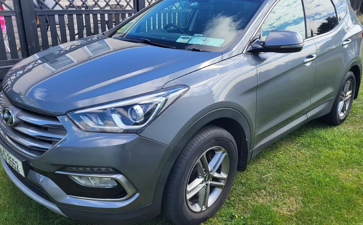 Hyundai Santa Fe EXECUTIVE 4WD - Image 2