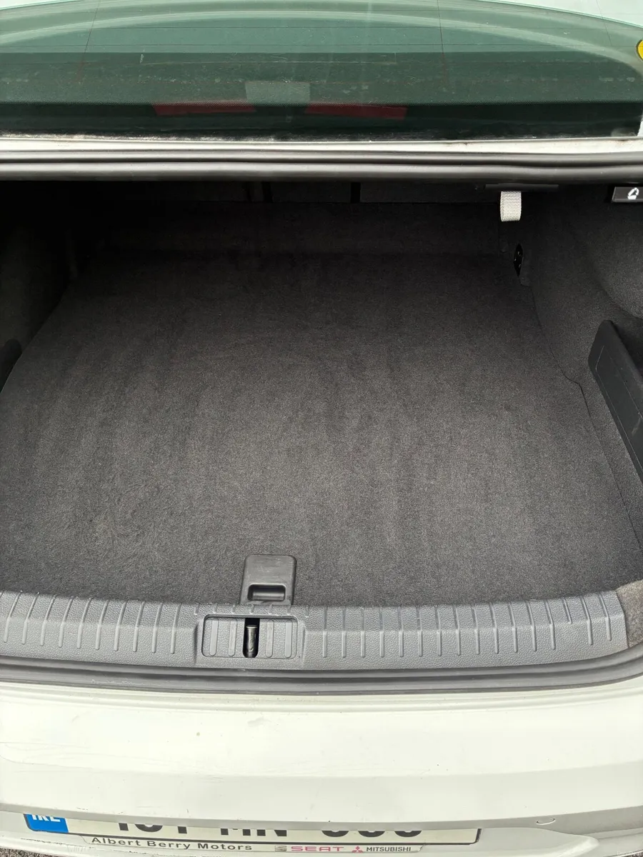 Volkswagen Passat 2015 - Image 6