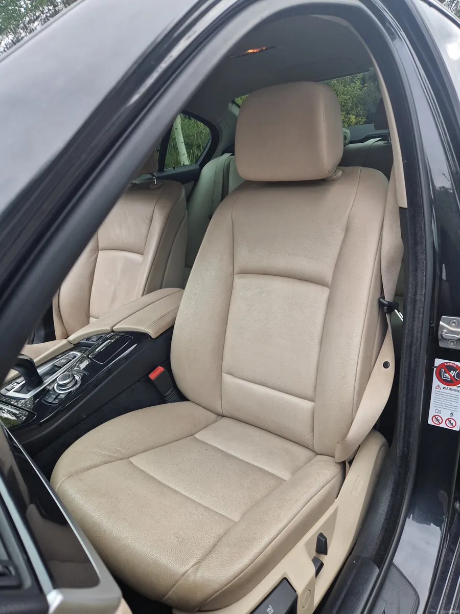 BMW 520 AUTO ,NEW NCT ,T/CHAIN BMW SERVICE HISTORY - Image 5