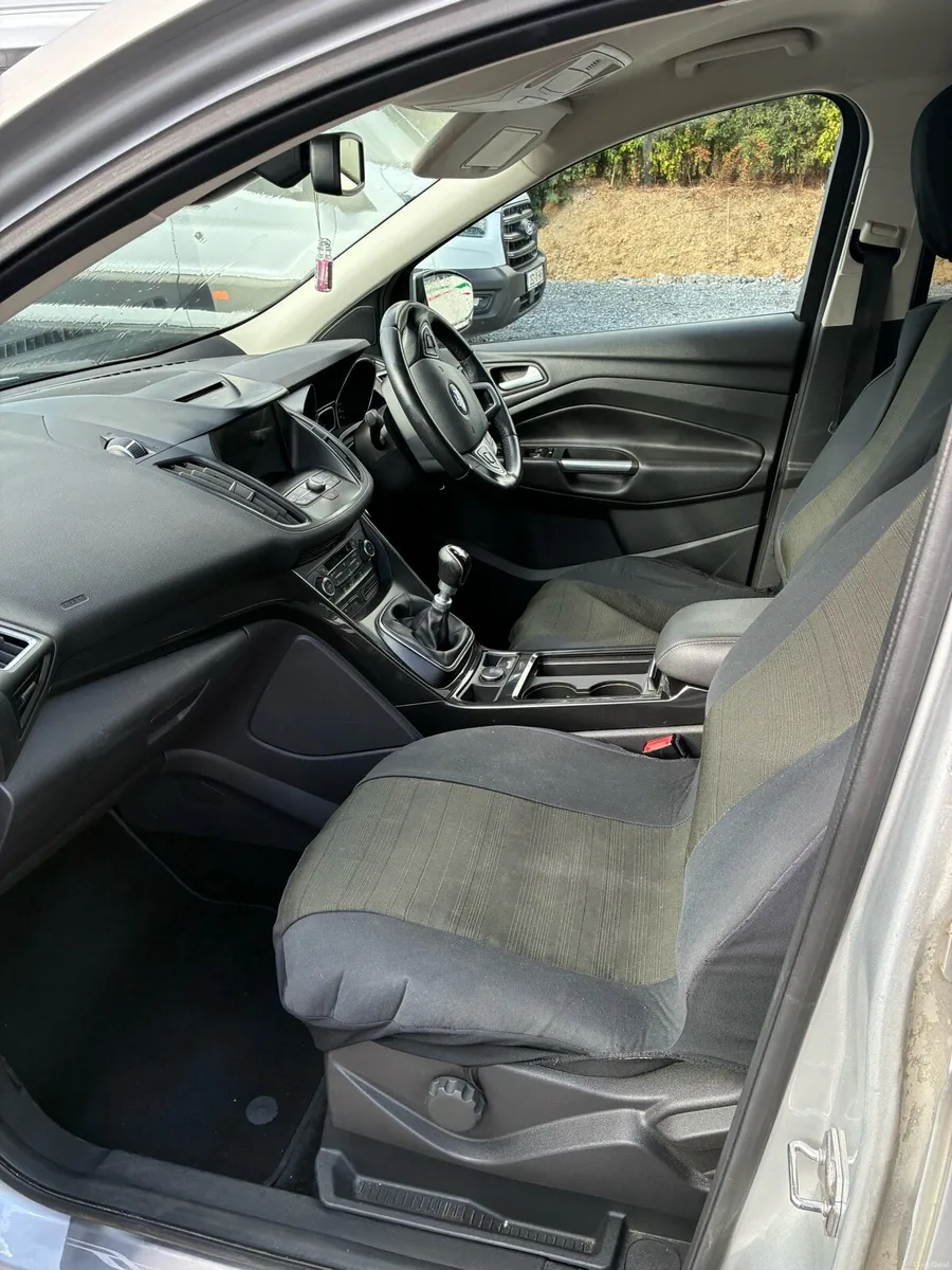 Ford Kuga - Image 3