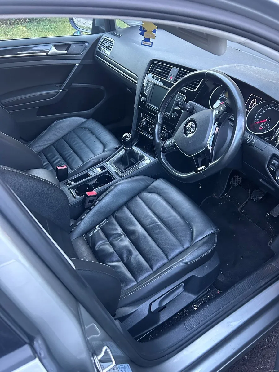 Volkswagen Golf 1.6 TDI Highline LOW MILEAGE - Image 4