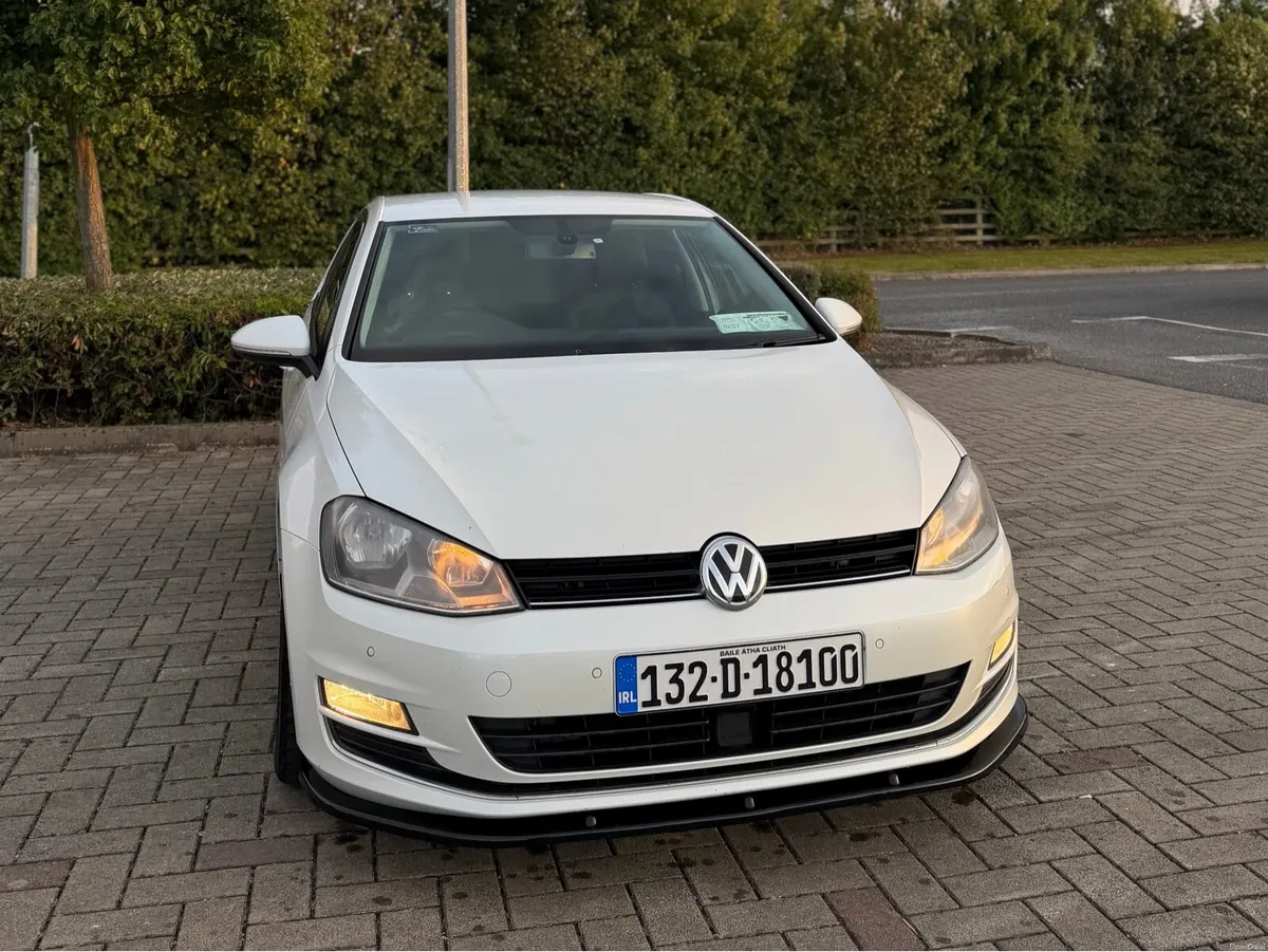 VW GOLF PEARL WHITE - Image 2
