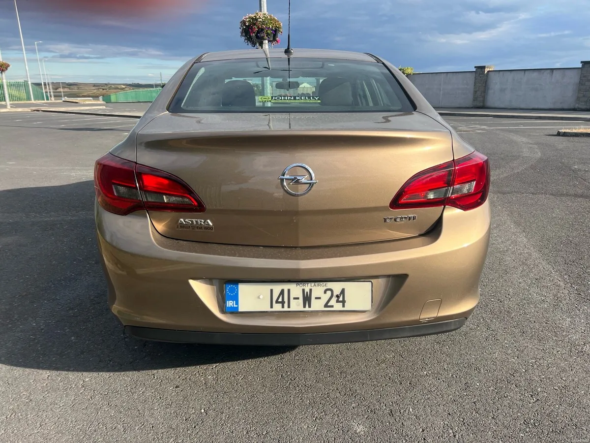 Astra 1.7d Saloon FSH NCT 01/2027 - Image 6