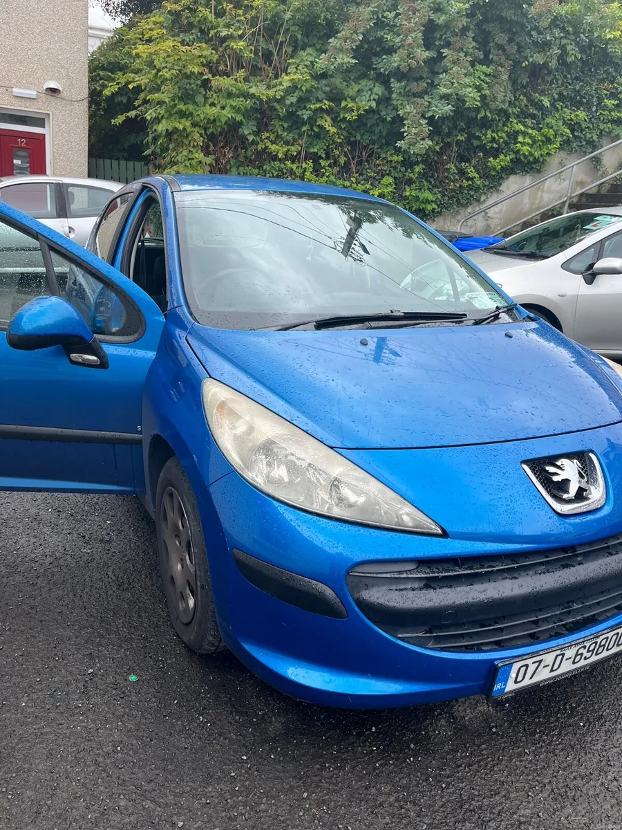 Car - Image 3