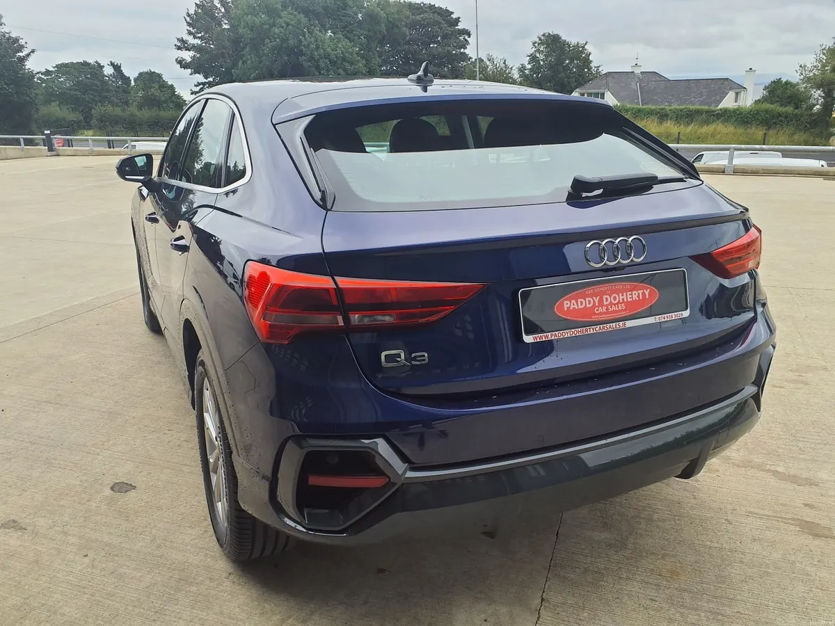 Audi Q3 2023 SE - Image 5