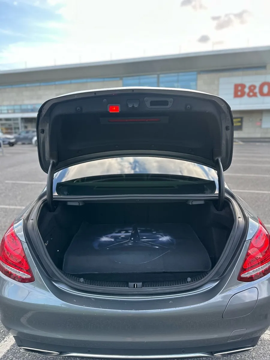 Mercedes- Benz C350e - Image 5