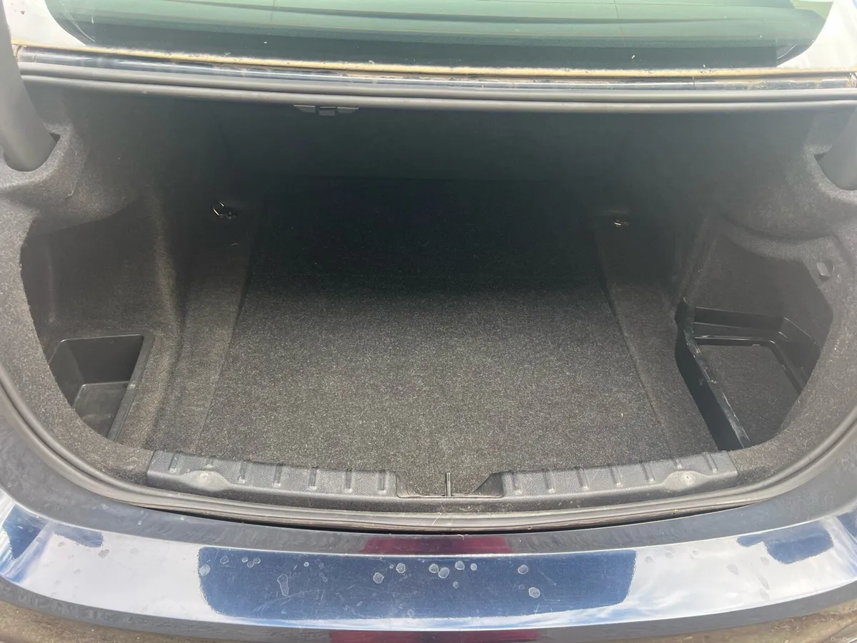BMW 318i - Image 6