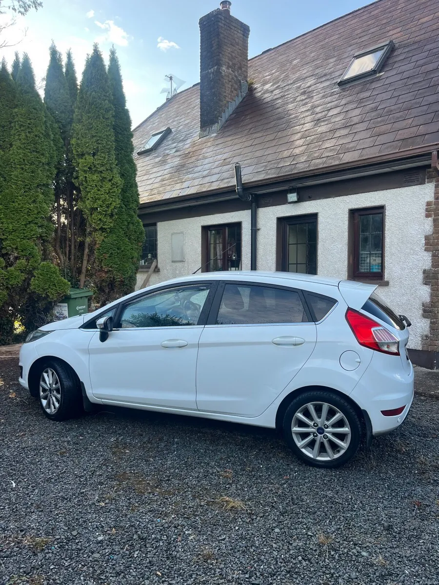 Ford Fiesta MCA TITANIUM 1.25l - Image 3