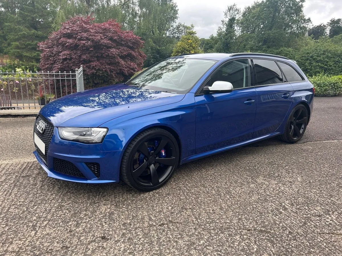 AUDI.  RS4 AVANT FSI QUATTRO - Image 3