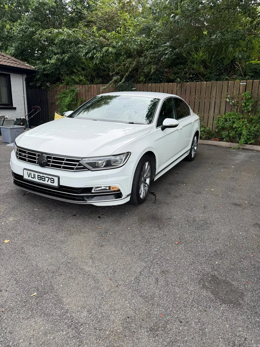 2016 Passat R-Line 2.0 Diesel - Image 1