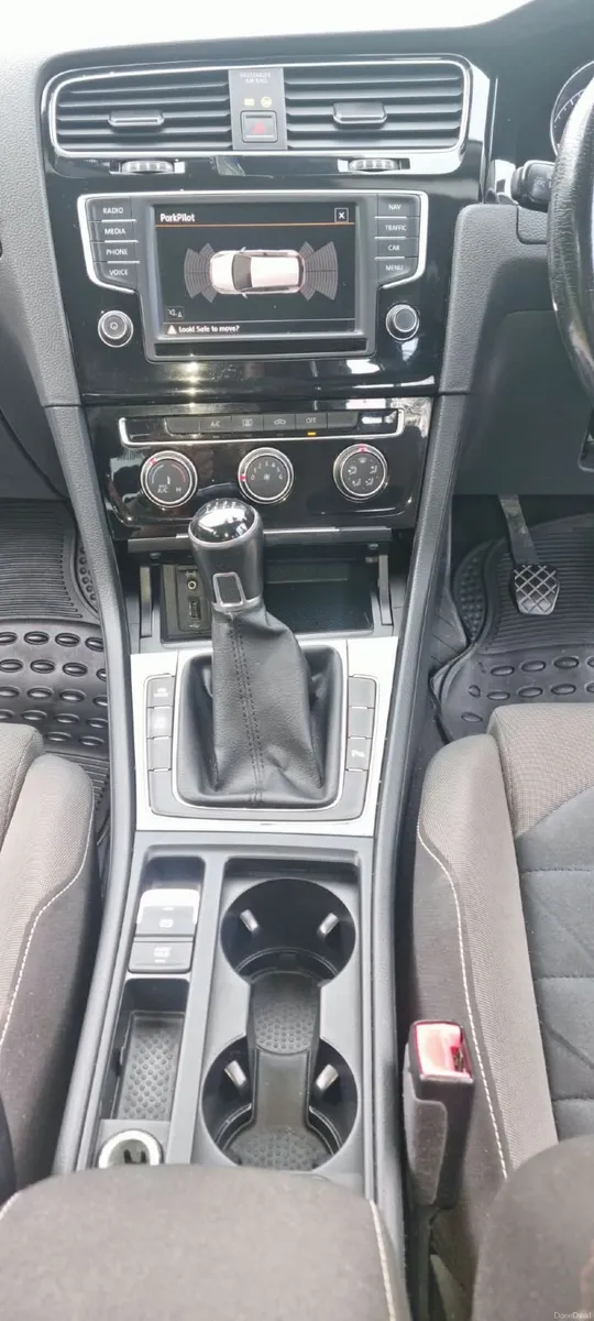 2016 Volkswagen Golf 2.0 TDI BLUEMOTION - Image 3