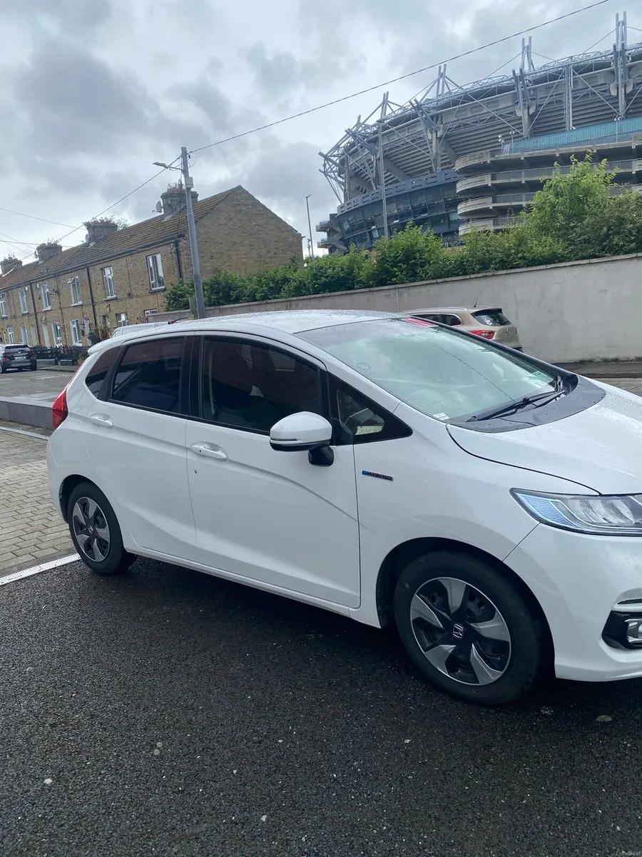 Car - Image 3