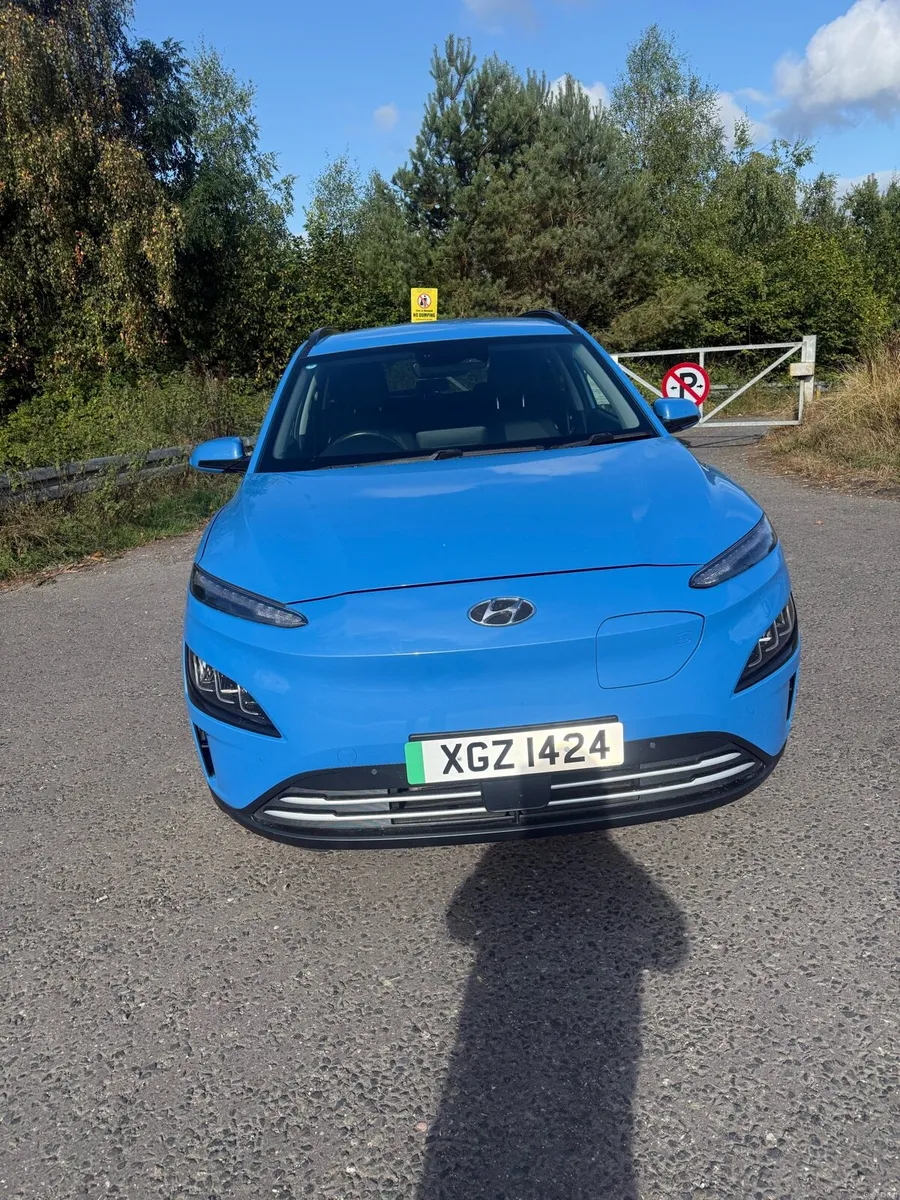 Hyundai kona EV premium 2022 64kw h long range - Image 4
