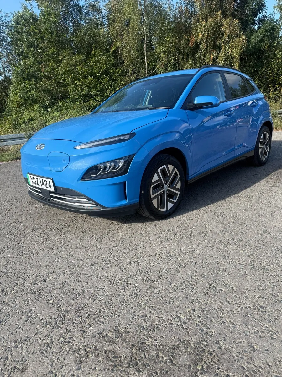 Hyundai kona EV premium 2022 64kw h long range - Image 3