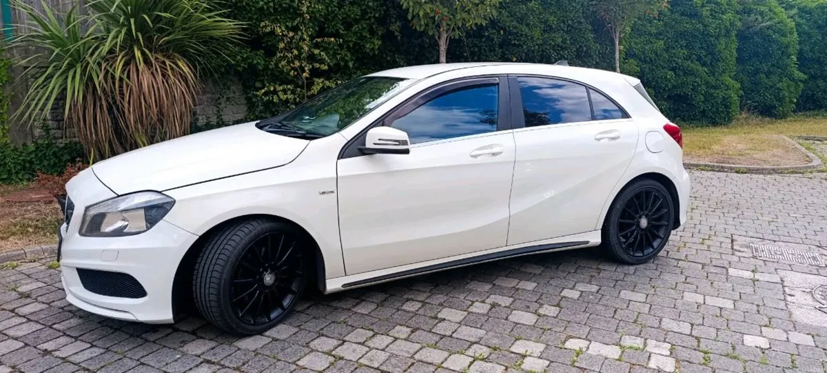 Mercedes - Image 1