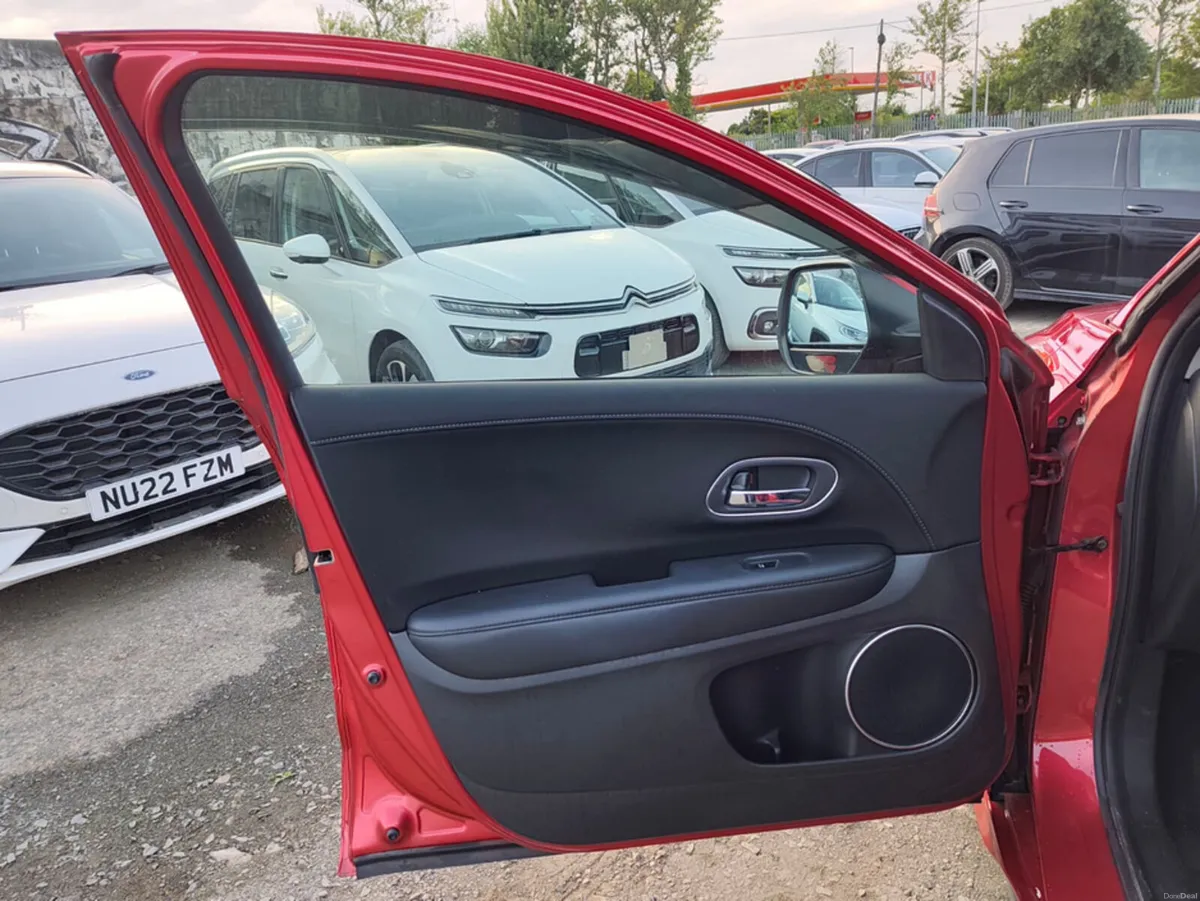 Honda Vezel 1.5 Petrol HYBRID Z HONDA SENSING Auto - Image 6