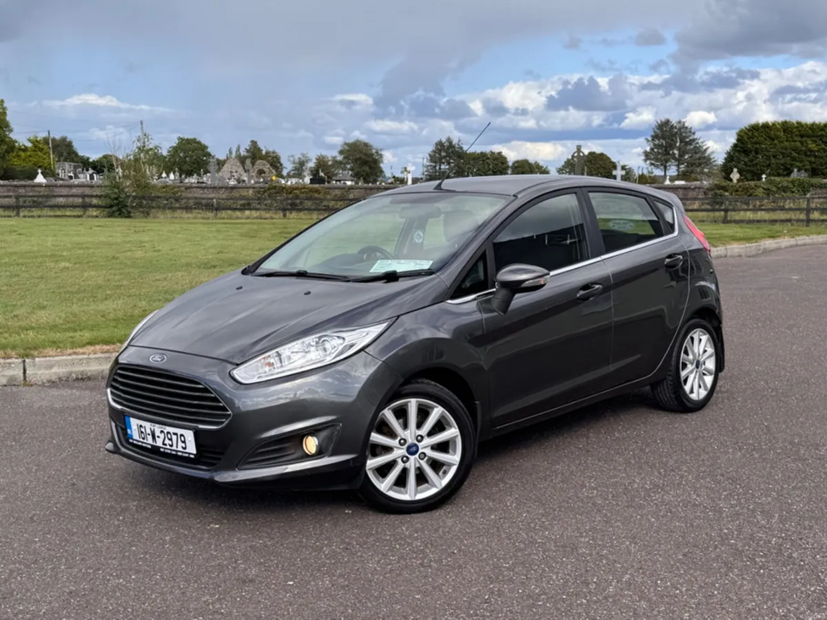 Ford Fiesta MCA TITANIUM 1.25 82PS M5 5 5DR 4DR - Image 2