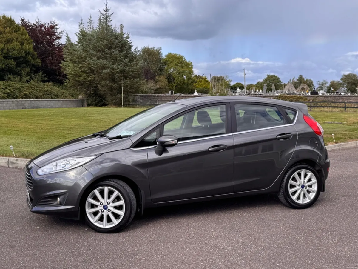 Ford Fiesta MCA TITANIUM 1.25 82PS M5 5 5DR 4DR - Image 4