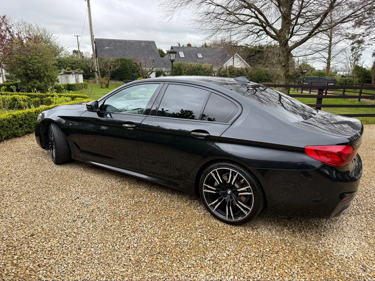 BMW 5-Series 2017 - Image 2