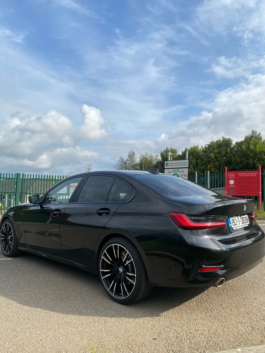 BMW 3 Series 330e M Sport Plug-In Hybrid Auto - Image 4