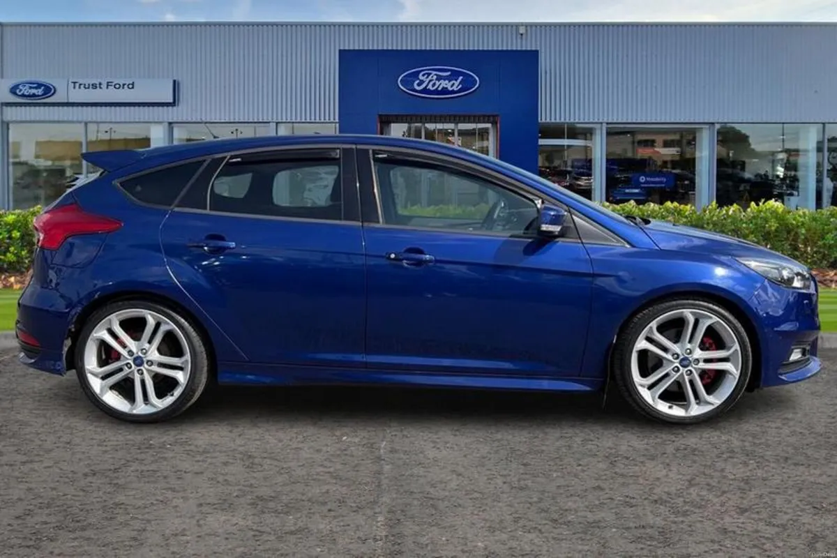 Ford Focus 2.0 TDCi ST-3 Hatchback 5dr Diesel - MO - Image 3