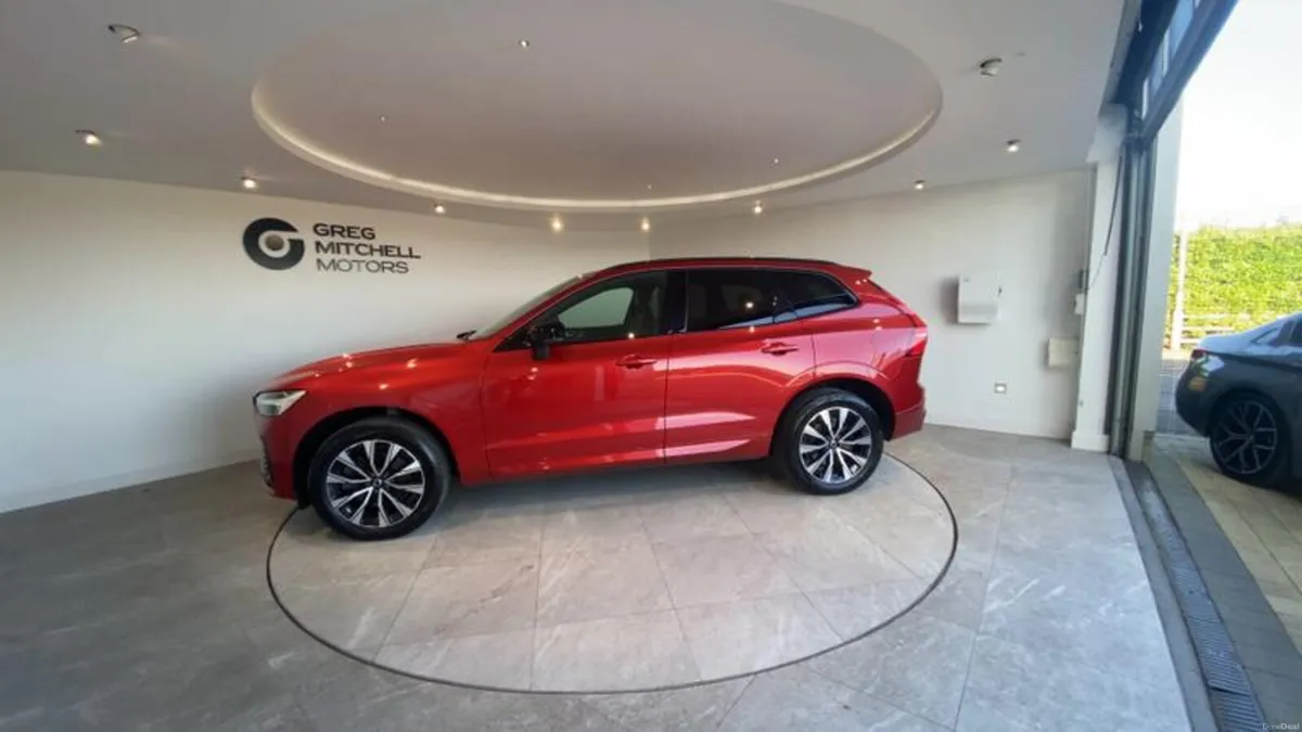Volvo XC60 2.0 B4D Plus Dark 5dr AWD Geartronic - Image 4