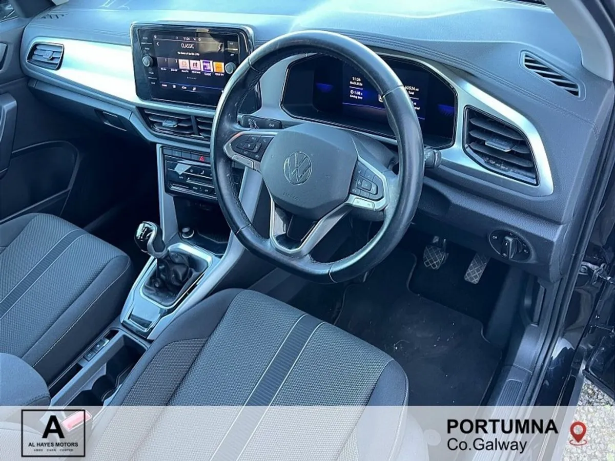 Volkswagen T-Roc LIFE 2.0 TDI 6SPEED 116BHP - Image 6
