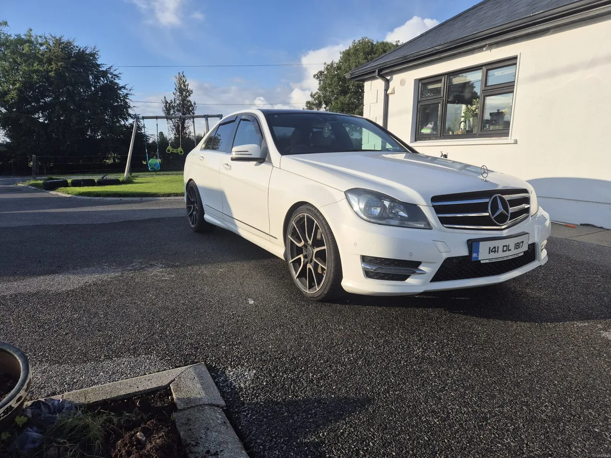 2014 Mercedes-Benz C-Class CDI Automatic - Image 2