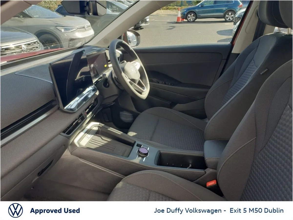 Volkswagen T-Roc LIFE 1.5TSI 116HP MHEV AUTO New R - Image 3