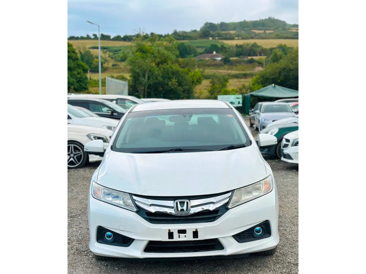 Honda Grace 1.5L Petrol HYBRID EXHONDA SENSING Aut - Image 2