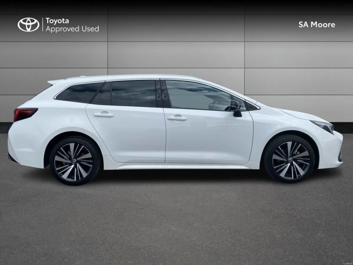 Toyota Corolla ESTATE - SOL TOURING SPORT - Image 3