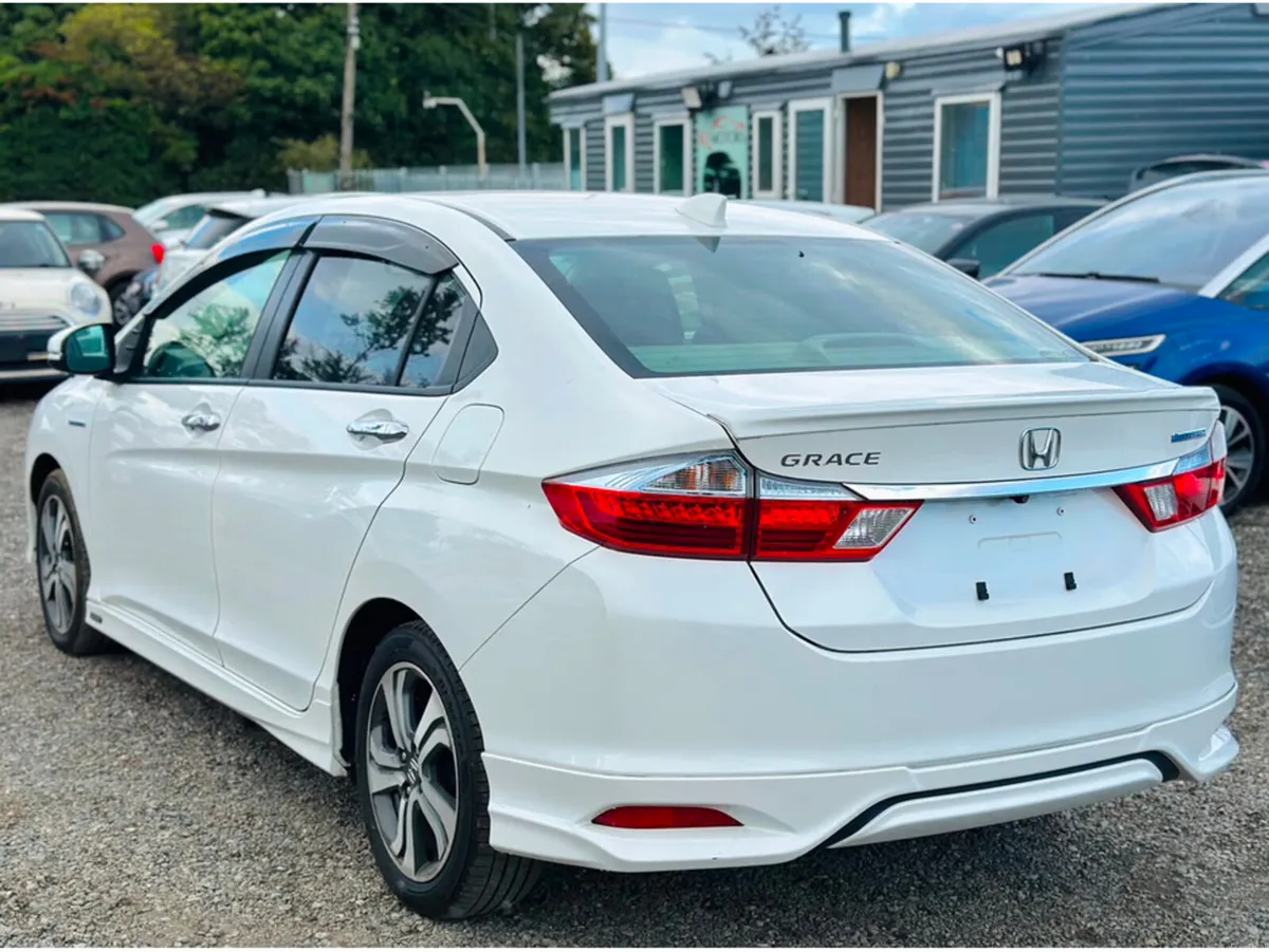 Honda Grace 1.5L Petrol HYBRID EXHONDA SENSING Aut - Image 6